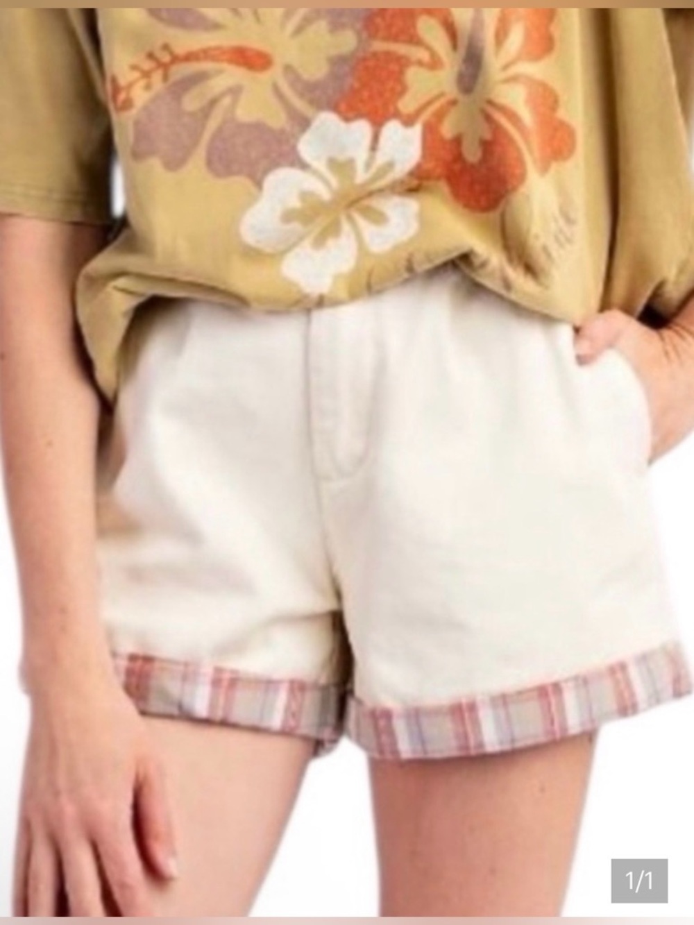 #1155 Easel Cream Denim Shorts